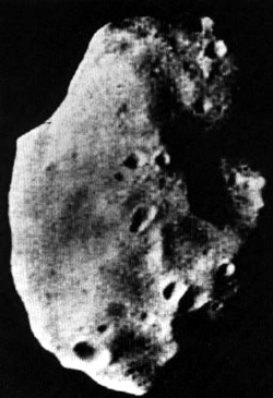 Phobos aufgenommen von Mariner 9 Ende 1971
