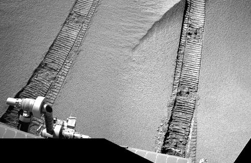 Sol 2220 Pancam Blick auf die Fahrspuren