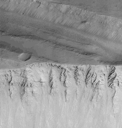 Tithonium Chasma im Valles Marineris